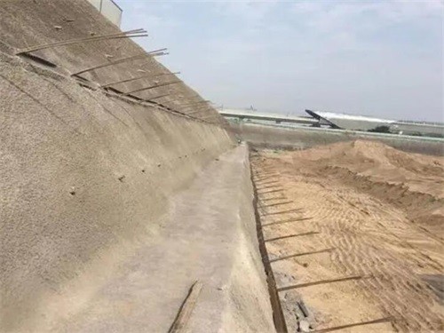 裕华河道边坡加固
